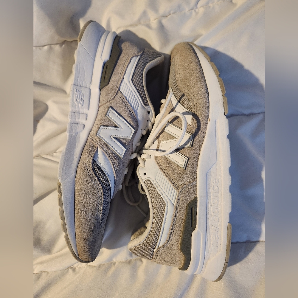 New Balance Women's 997H